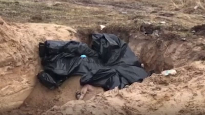 Registro de corpos em sacos após o massacre - Divulgação/Vídeo/Youtube/Washington Post