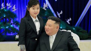 Fotografia de Kim Jong-un ao lado da filha, Kim Ju-ae - Reprodução/X/@AlexeiArora