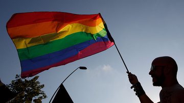 Imagem ilustrativa da bandeira LGBTQIAP+ - Getty Images