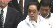 Líder saindo do tribunal - Divulgação / YouTube / NHK