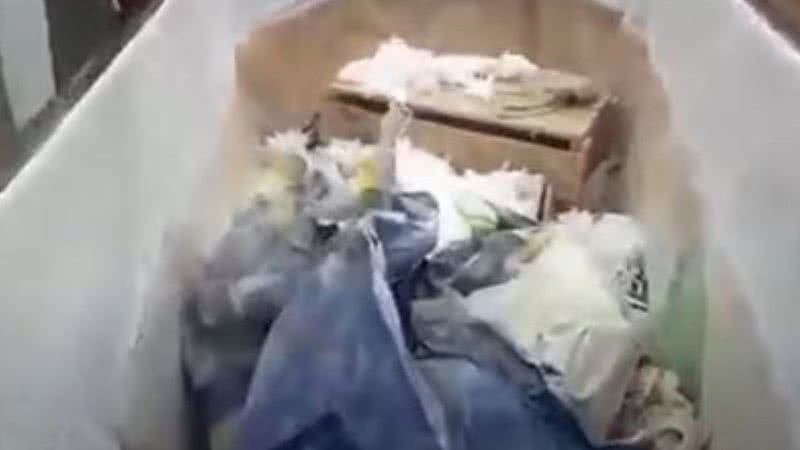 Lixo encontrado no caixão de Vitor - Reprodução/Vídeo