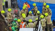 Equipe de emergência no momento da tentativa de resgate do homem, em Londres - Reprodução/Twitter/KetoCancerQueen