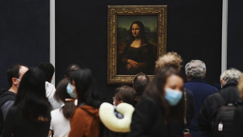 Visitantes do Louvre durante a pandemia do coronavírus - Getty Images