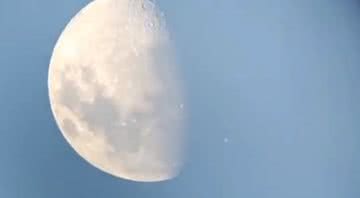 Imagem da Estação Espacial Internacional vista ao lado da Lua - Divulgação/YouTube/Marcelo Zurita