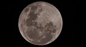 Registro da Lua ontem (26) - Foto: Amilcar Lima