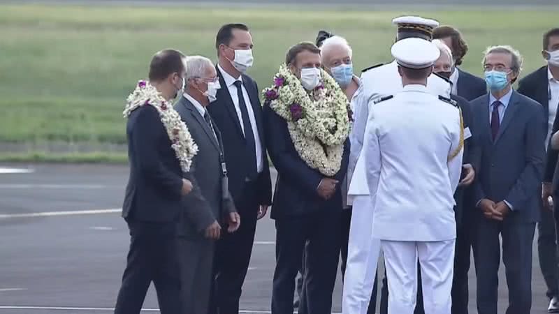 Macron durante sua visita à Polinésia Francesa - Divulgação/YouTube/EuroNews