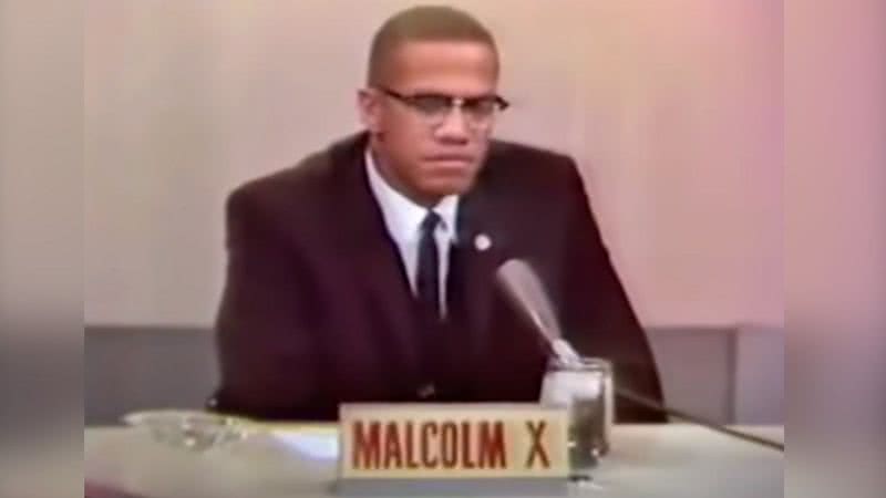 Malcolm X durante participação no programa de TV "City Desk" em 1963