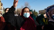 Mulheres manifestando contra o talibã no Afeganistão - Getty Images