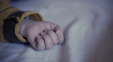 Mão de bebê meramente ilustrativa - Pixabay
