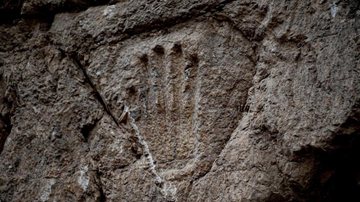 Marca de mão misteriosa encontrada em fosso - Divulgação / Autoridade de Antiguidade de Israel