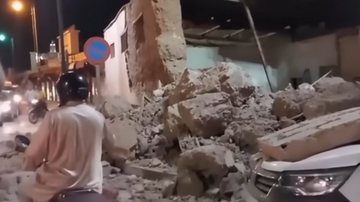 Imagem mostrando destroços após o terremoto - Divulgação/ Youtube/ The Guardian