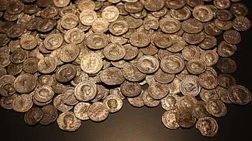 Foto meramente ilustrativa de moedas - Foto de Christian Bueltemann  no Pixabay