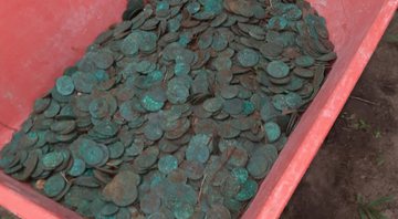 Carrinho de mão cheio de moedas encontradas no Pará - Divulgação/Prefeitura de Colares