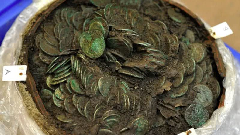 Esconderijo de moedas de 2 mil anos - Museu do País de Gales