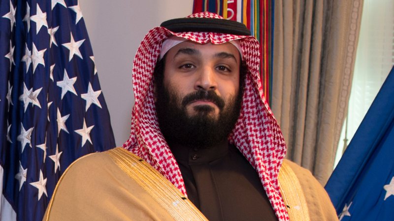 Fotografia de Mohammed bin Salman durante evento diplomático - Wikimedia Commons