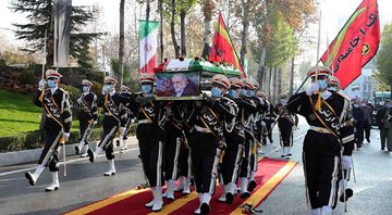 Funeral de Fakhrizadeh na sede do Ministério da Defesa do Irã - Wikimedia Commons