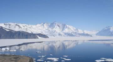 Fotografia do monte Herschel, na Antártica - Wikimedia Commons
