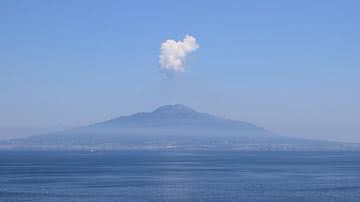 Imagem ilustrativa do Monte Vesúvio - Foto de Charlotte Gupta no Pixabay