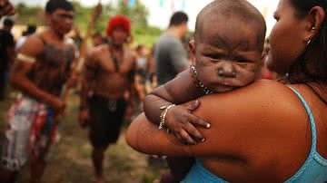 Indígenas munduruku em protesto a construção de represa em 2014 - Mario Tama/Getty
