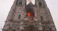 Imagem da catedral durante o incêndio - Divulgação/Twitter/Western_Trad/18.07.2020
