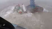 Navio naufragado na costa de Hong Kong - Divulgação/Vídeo/Jornal da Band