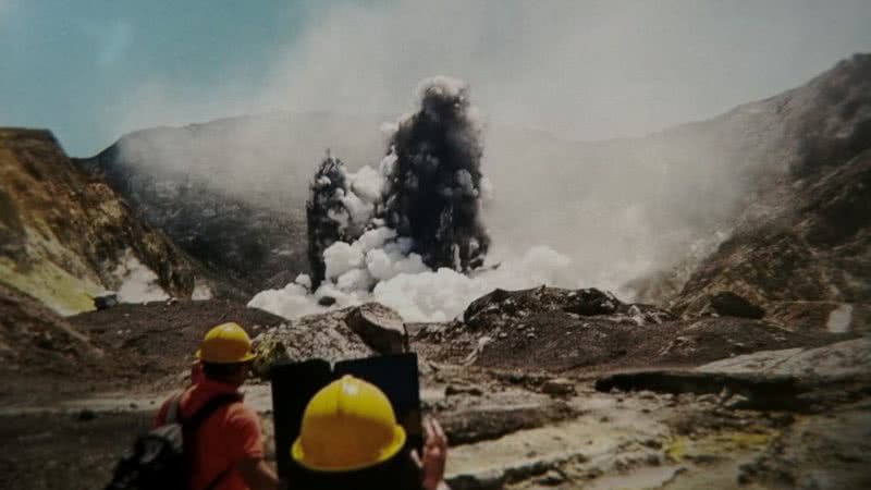 Imagem do documentário 'Vulcão Whakaari: Resgate na Nova Zelândia' - Divulgação/Netflix