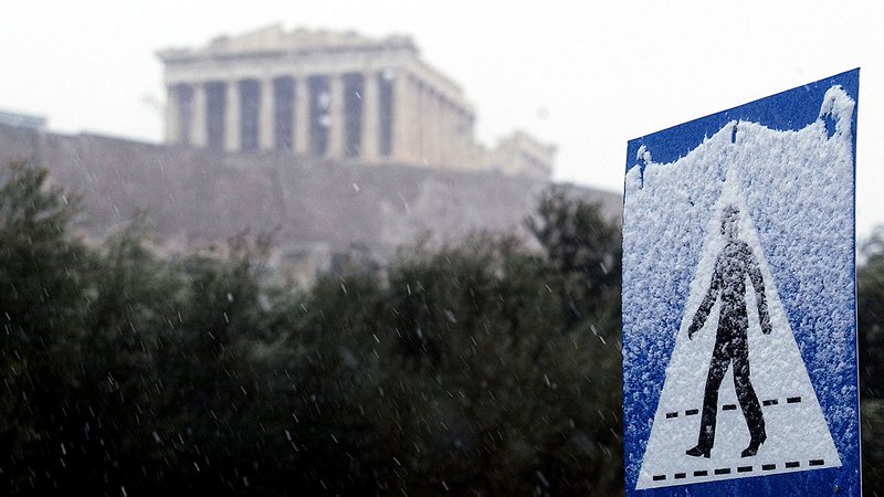 Placa de sinalização em Atenas, na Grécia - Getty Images