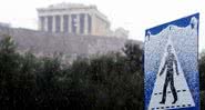 Placa de sinalização em Atenas, na Grécia - Getty Images