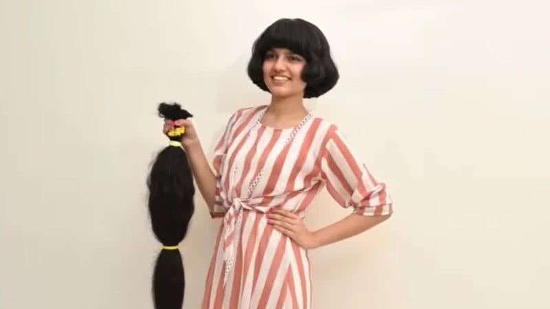 Imagem da indiana Nilashani Patel com seus cabelos - Reprodução/YouTube/Guinness Book