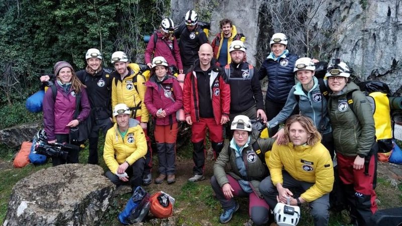 Voluntários reunidos antes do início da expedição - Divulgação / Christian Clot
