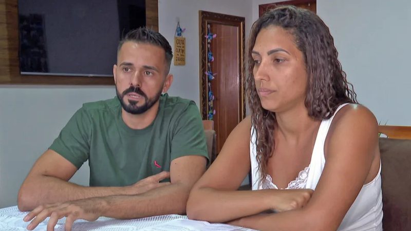Noiva, Jheinifer Borges, e o marido, Caio César Raposo, contando sobre o caso do casamento - Reprodução/TV Globo