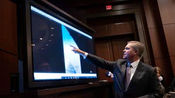Militar norte-americano Scott Bray explica vídeo de OVNIs em testemunho em 2022 - Kevin Dietsch / Getty Images