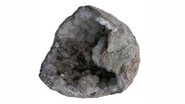 Ovo fossilizado com o interior cristalizado - Divulgação/QingHe et.al
