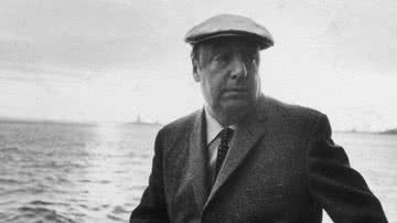 O poeta e escritor chileno Pablo Neruda - Reprodução/Twitter/NerudaBra