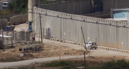 Visão de um dos muros da Prisão Gilboa, de onde os palestinos escaparam - Divulgação / Youtube/ BBC News