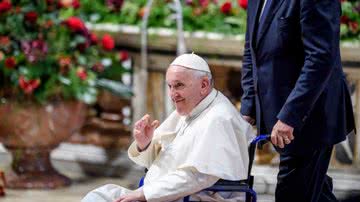 Papa Francisco depois de celebrar missa no Vaticano, no dia 29 de junho de 2022 - Antonio Masiello/Getty Images