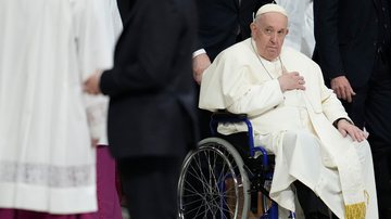 O papa Francisco em cadeira de rodas - Getty Images