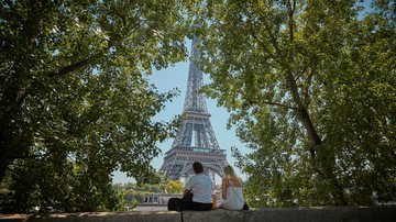 Jardins ao redor da Torre Eiffel, em Paris - Getty Images