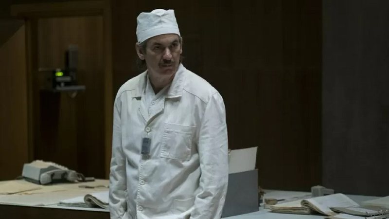 Paul Ritter em seu papel em Chernobyl (2019) - Divulgação