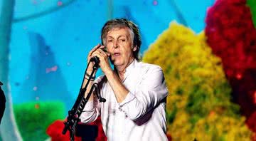 Paul McCartney durante show em 2018 - Wikimedia Commons
