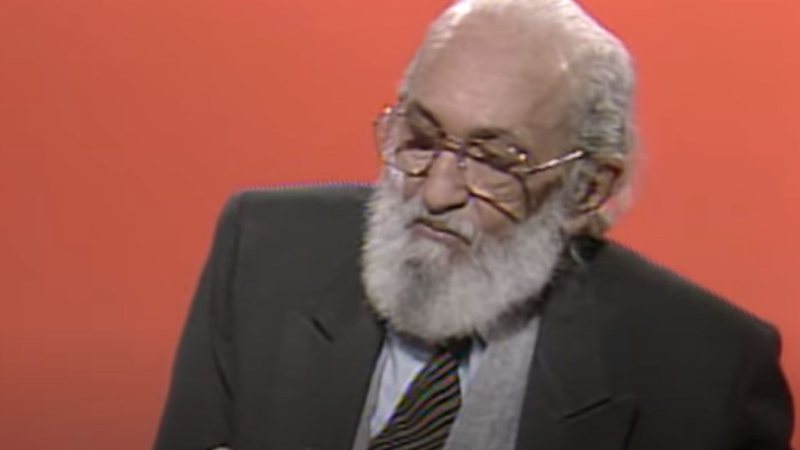 Paulo Freire, o homenageado, em uma entrevista para a TV Cultura em 1993 - Divulgação / YouTube / TV Cultura