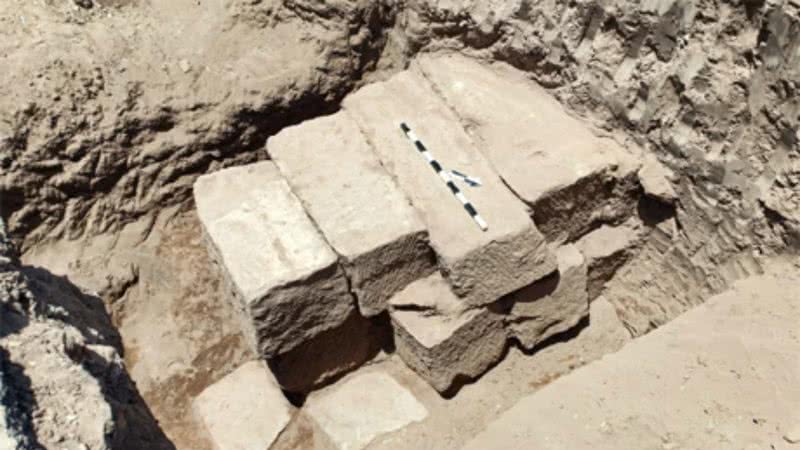 Alguns dos tijolos encontrados na escavação egípcia - Divulgação