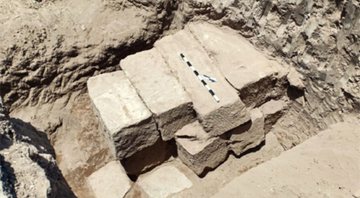 Alguns dos tijolos encontrados na escavação egípcia - Divulgação