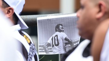 Homenagem ao camisa 10 Pelé, em Santos - Getty Images