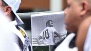 Homenagem ao camisa 10 Pelé, em Santos - Getty Images