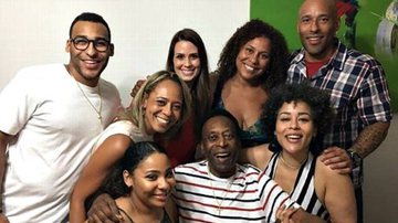 Imagem de Pelé com seus filhos - Divulgação / Arquivo Pessoal