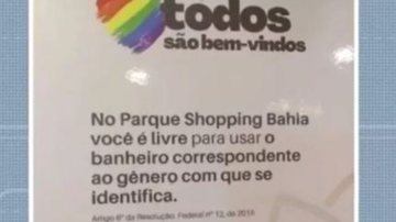 Placa instalada em banheiros do shopping - Divulgação / TV Bahia