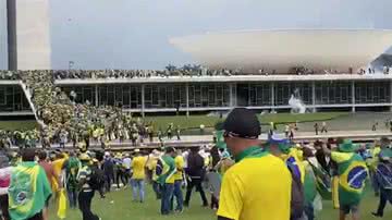 Trecho de vídeo da invasão de terroristas bolsonaristas ao Palácio do Planalto - Reprodução/Vídeo