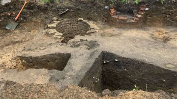 Poços encontrados em estacionamento - Reprodução / York Archaeology