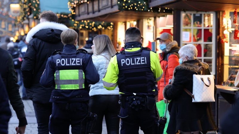 Polícia alemã nas ruas durante novembro de 2021